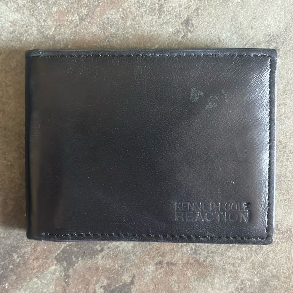 Kennith Cole reaction black, genuine leather, wallet
